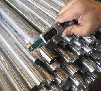 Les tuyaux d'acier SS304 et les tubes inoxydables polis programment 10 décoratifs