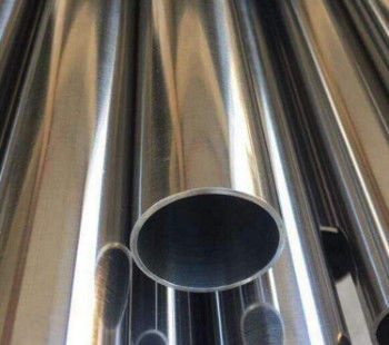 Les tuyaux d'acier inoxydables d'AISI ASTM 310S et le miroir 8K laminé à froid des tubes 316L 321 ont poli soudé