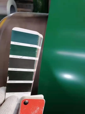 La couleur de Dx52d enduite d'une première couche de peinture a galvanisé le matériel de feuille de toiture de Ppgi de bobine/panneaux en acier